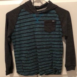 Boys long sleeved t-shirt/hoodie size 6/7